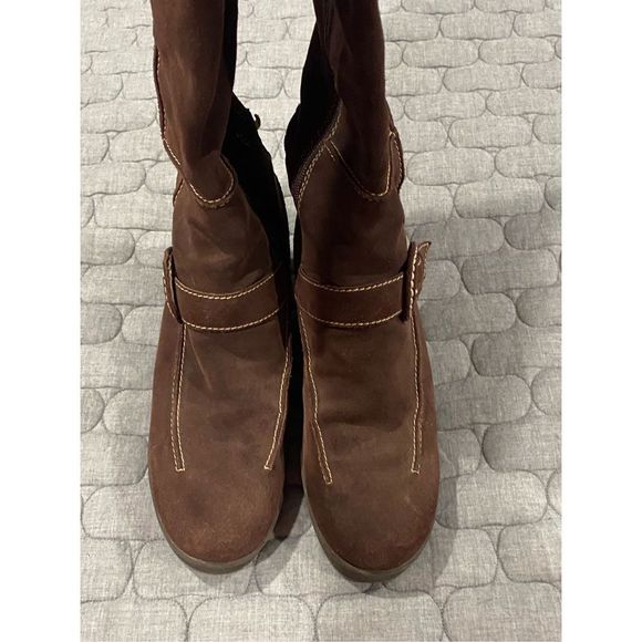 Ladies leather boots.  Size 8 1/2 by Aerosoles - Picture 3 of 6